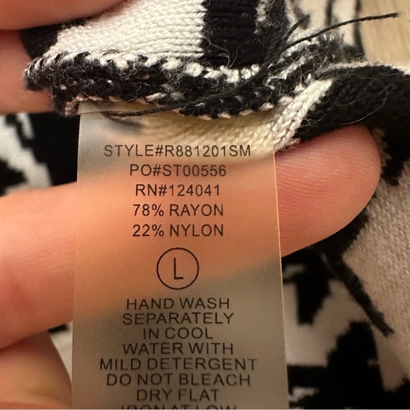 RED Black and White Houndstooth Zip Front Cardigan size L - Picture 4 of 5